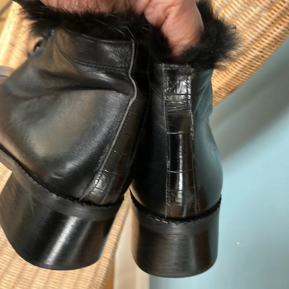 Stuart Weitzman Fur lined Ankle Boots - 8.5